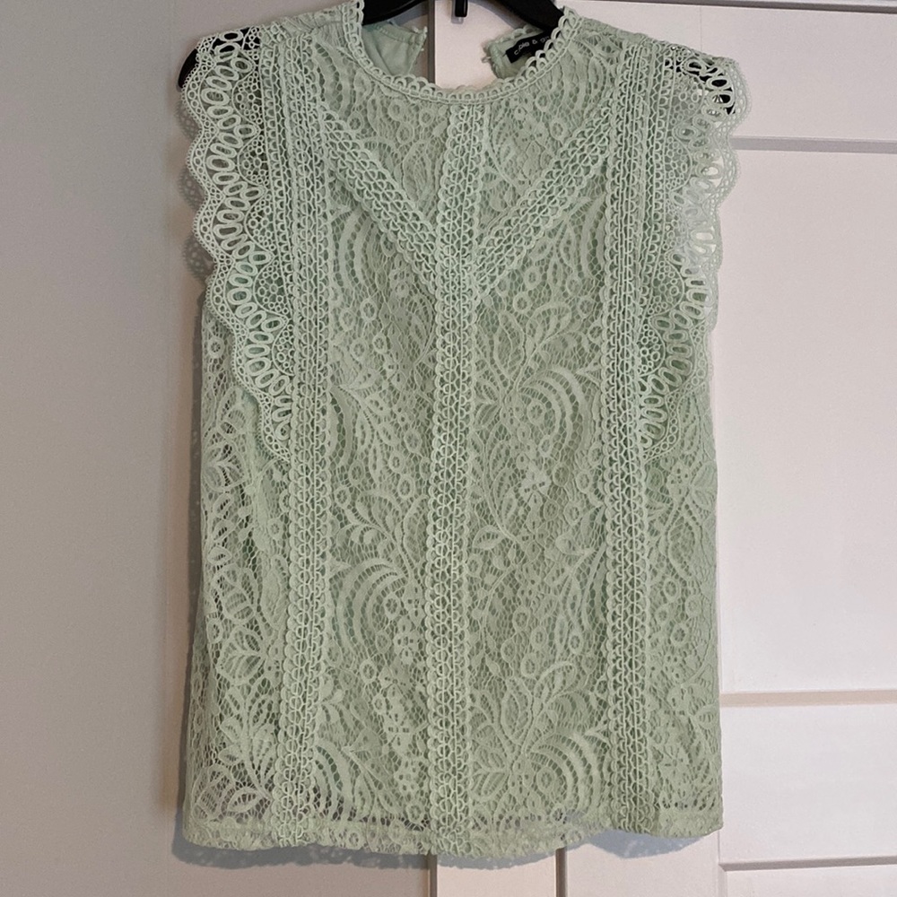Beautiful mint green lace top- cable and gauge size S